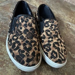 Women’s leopard print slip on shoes size 8.5